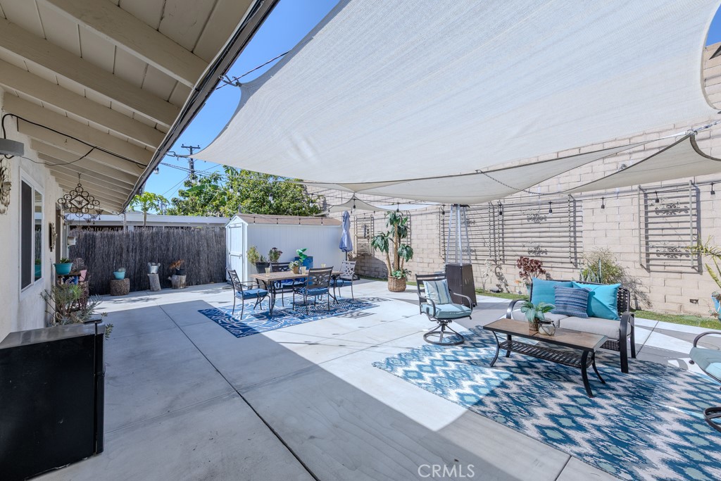 2219 W Coronet Avenue