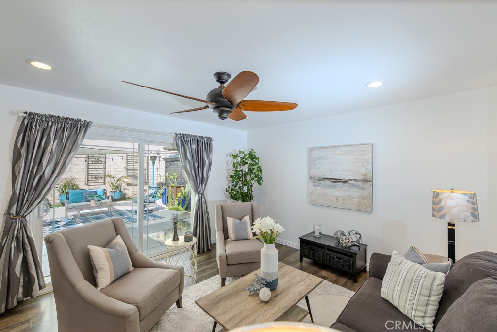 2219 W Coronet Avenue