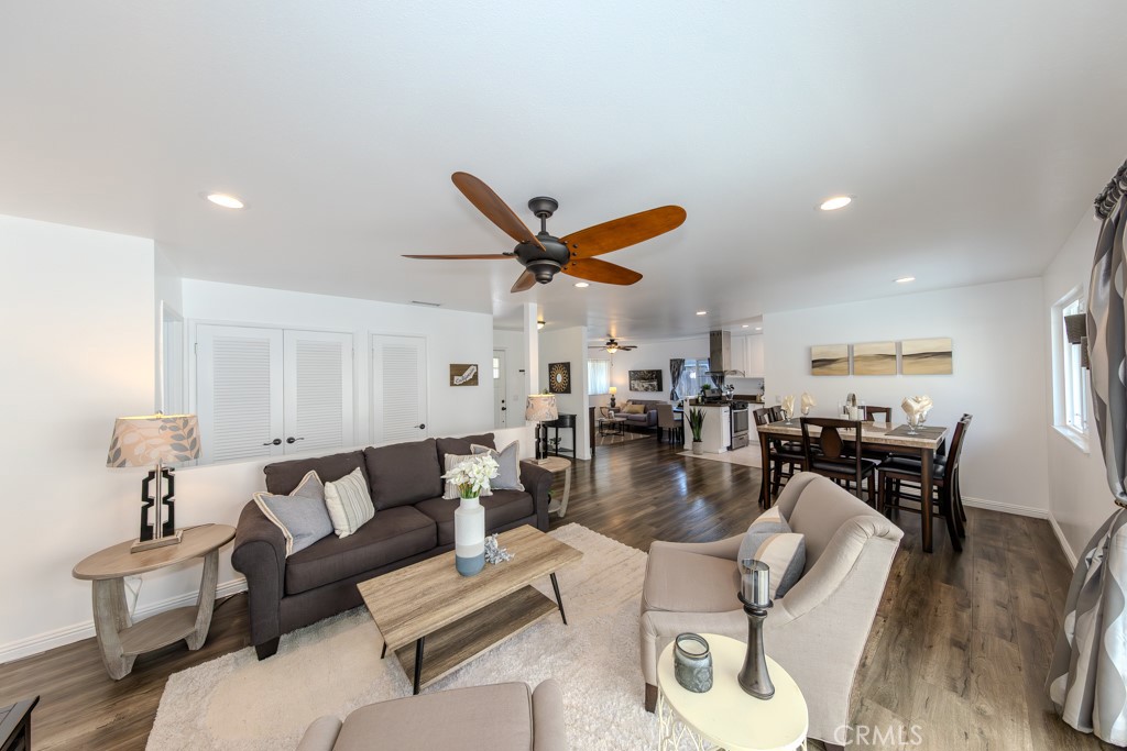 2219 W Coronet Avenue