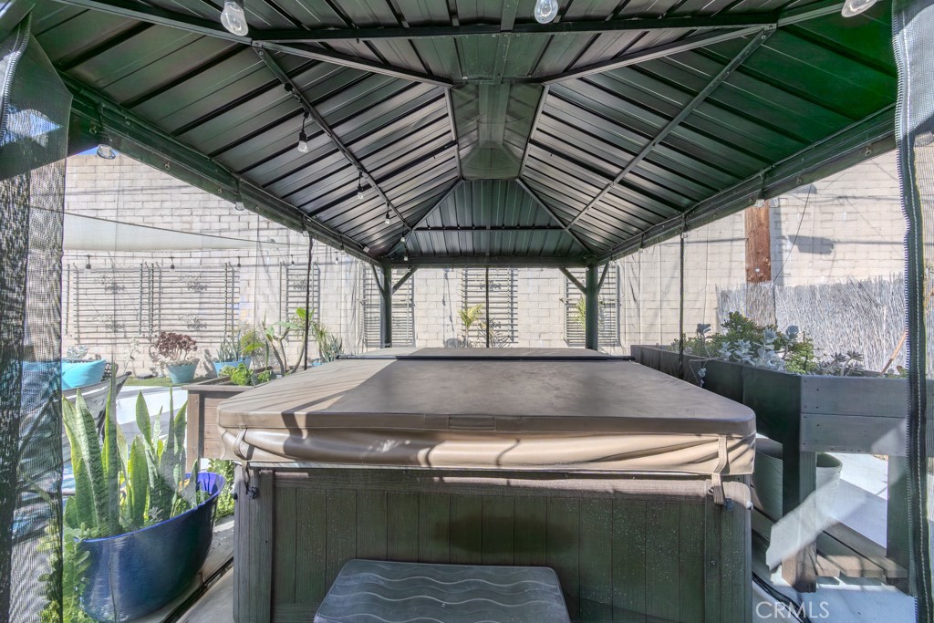 2219 W Coronet Avenue