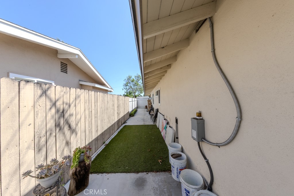 2219 W Coronet Avenue