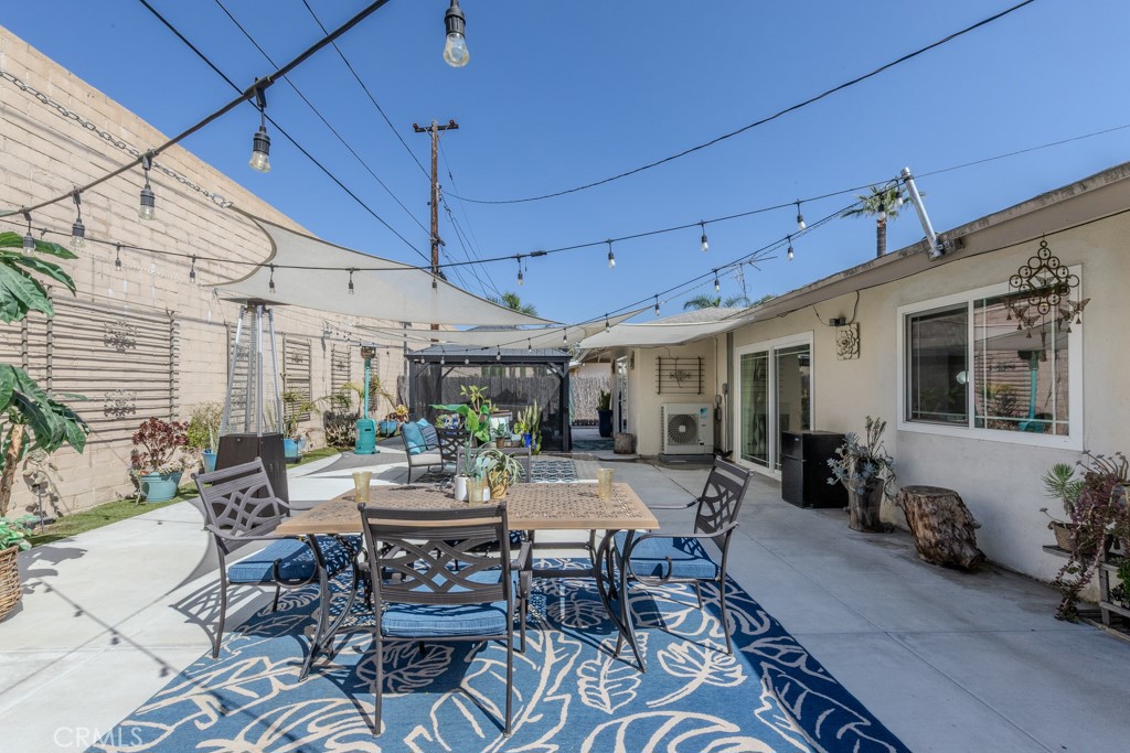 2219 W Coronet Avenue