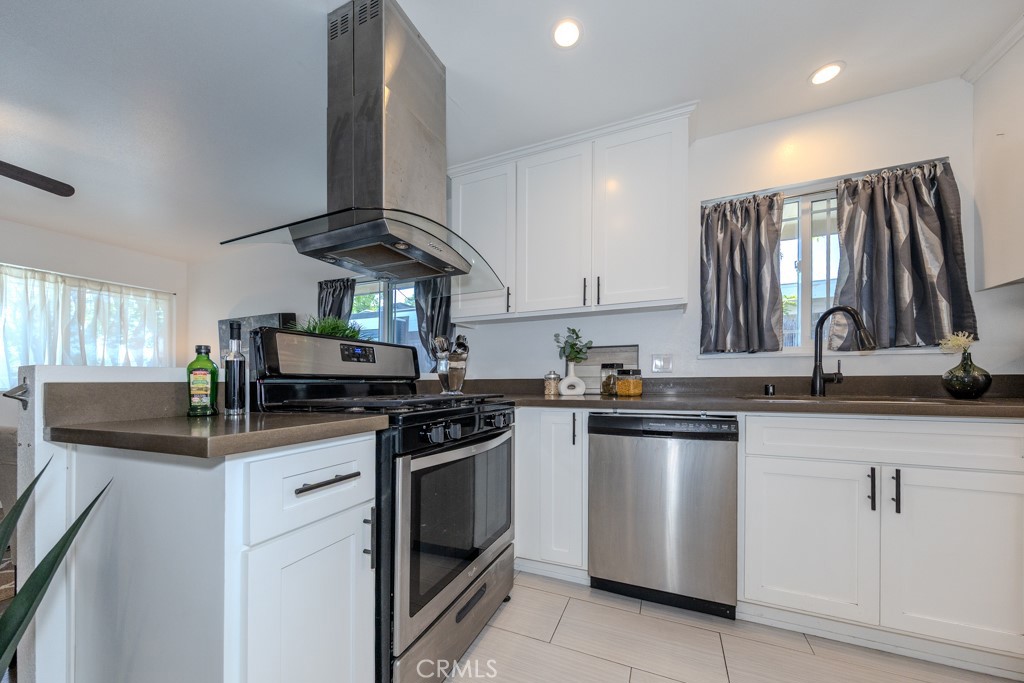 2219 W Coronet Avenue