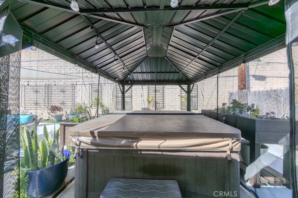 2219 W Coronet Avenue