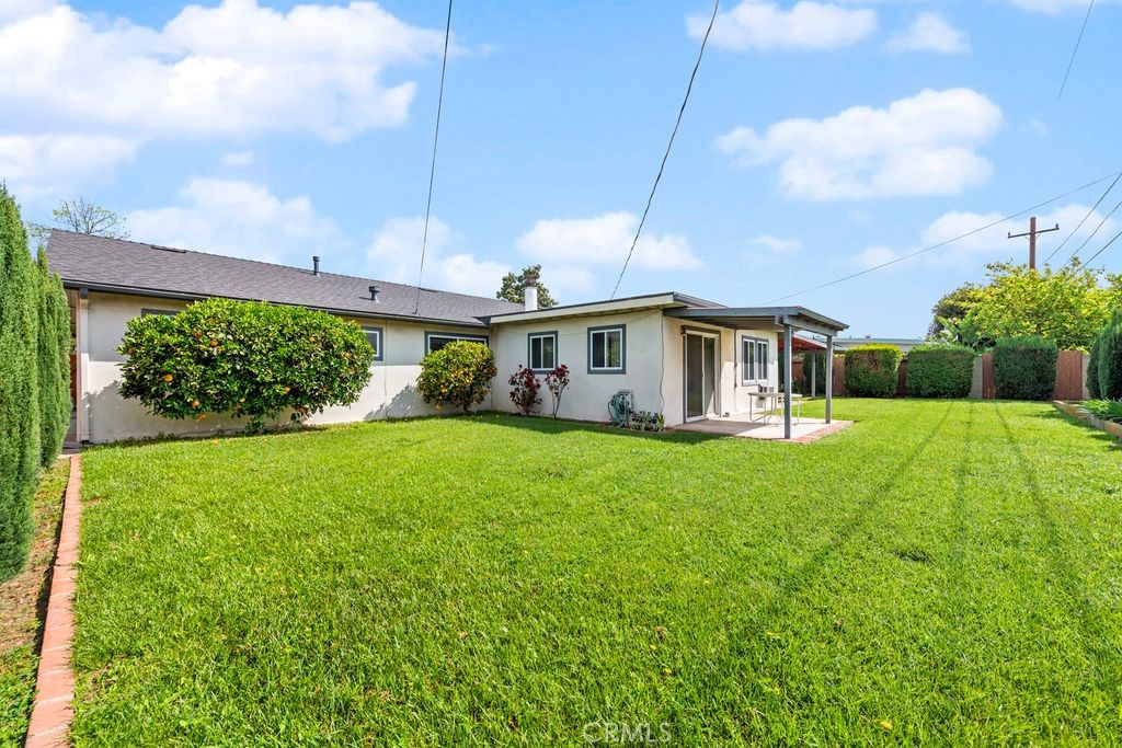 2726 E Diana Avenue