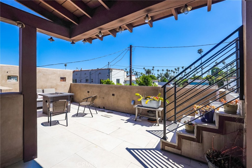 4326 E Vista Street