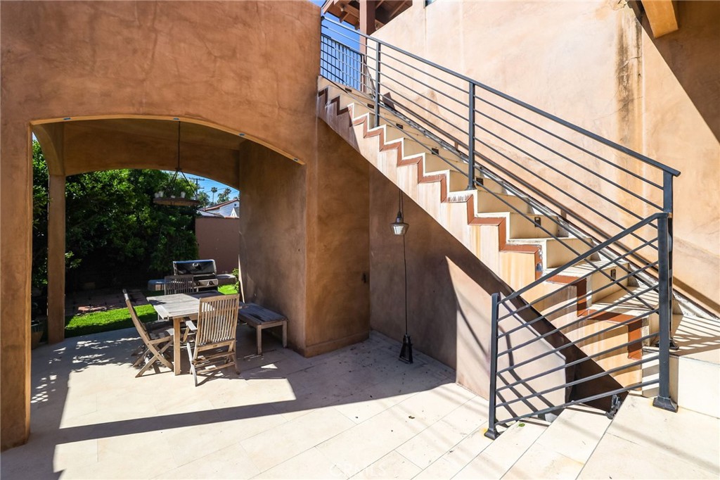 4326 E Vista Street