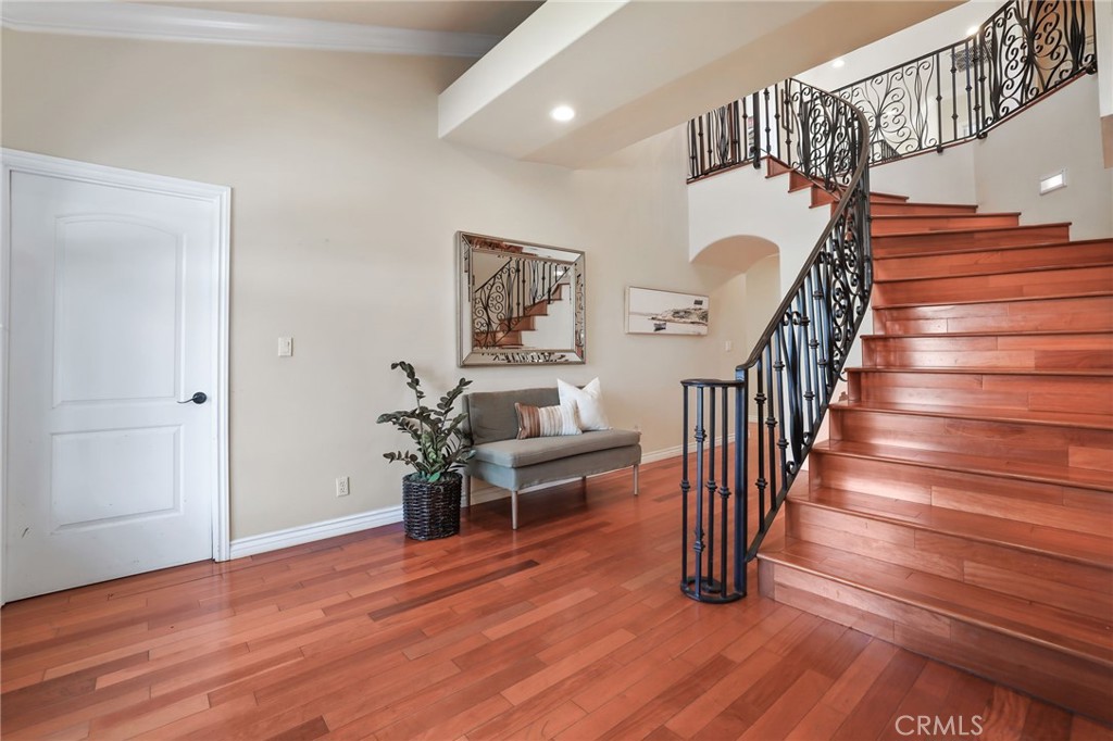 4326 E Vista Street