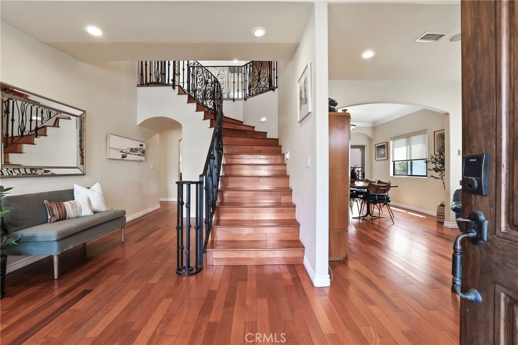 4326 E Vista Street