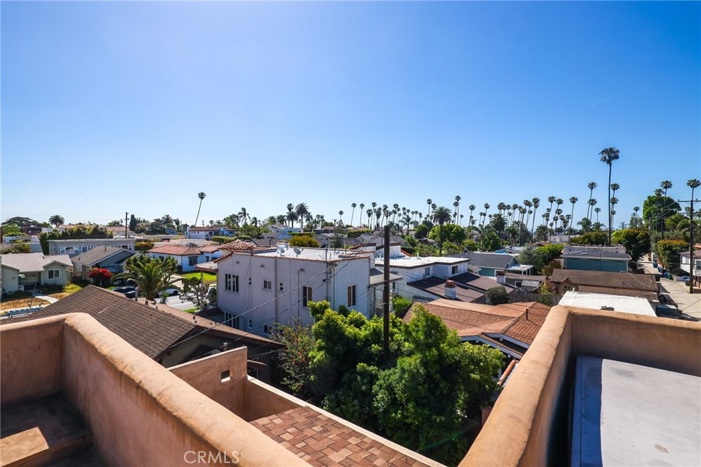 4326 E Vista Street