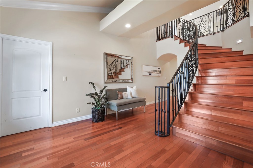 4326 E Vista Street