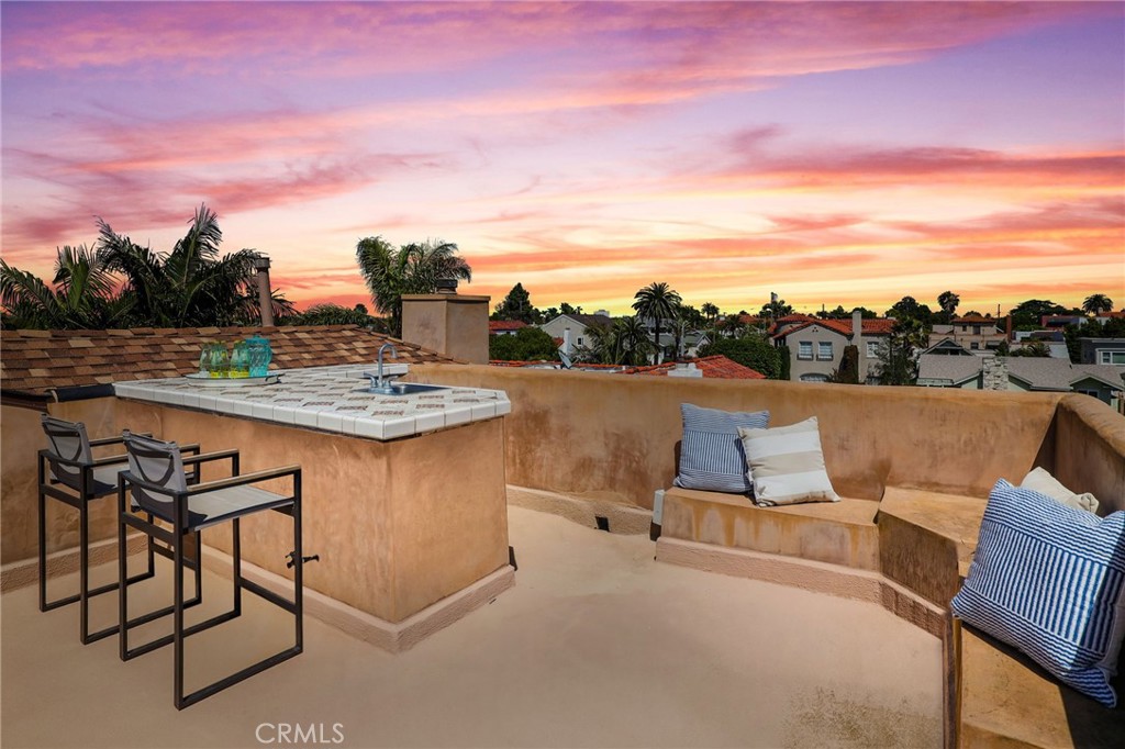 4326 E Vista Street