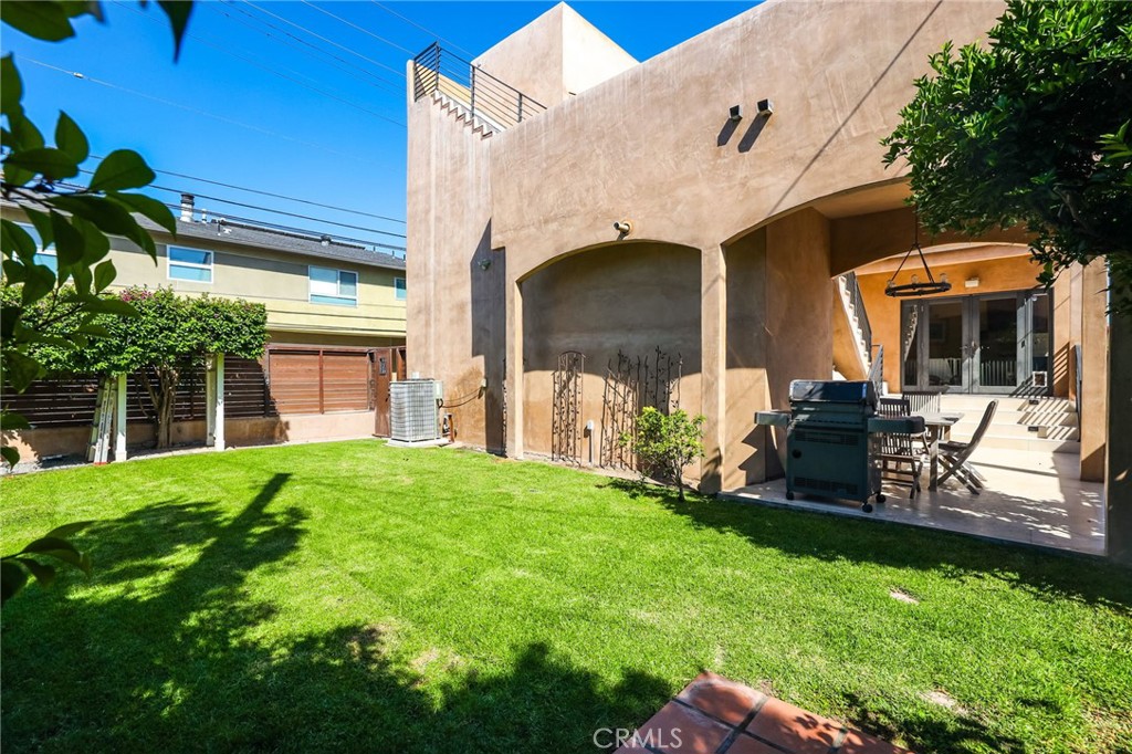 4326 E Vista Street