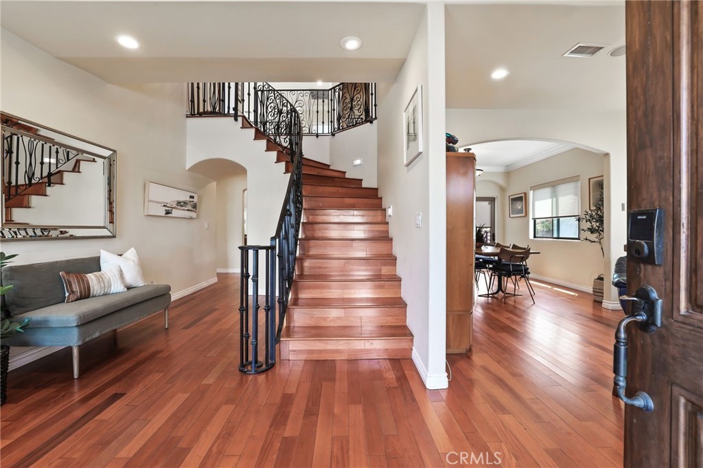 4326 E Vista Street