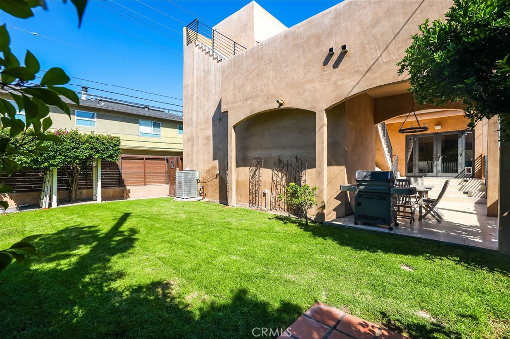 4326 E Vista Street