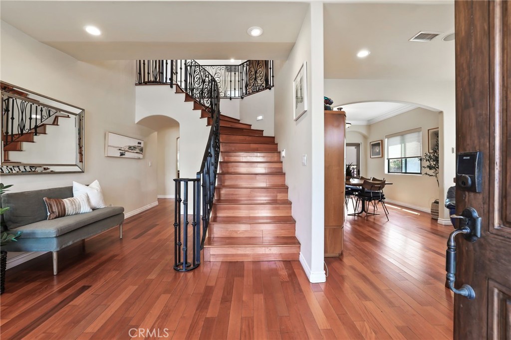 4326 E Vista Street