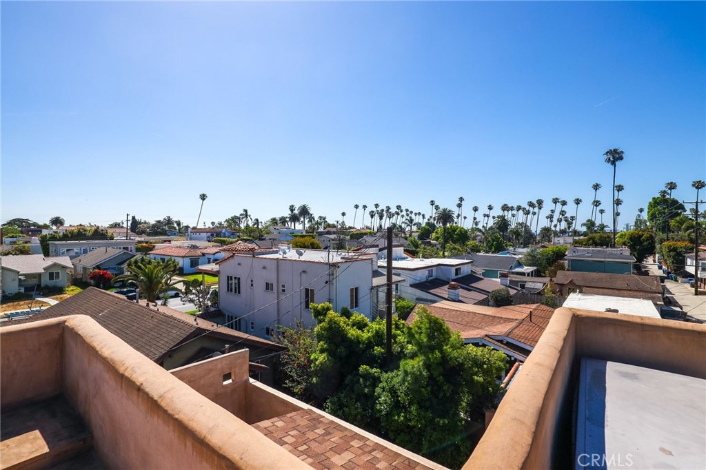 4326 E Vista Street