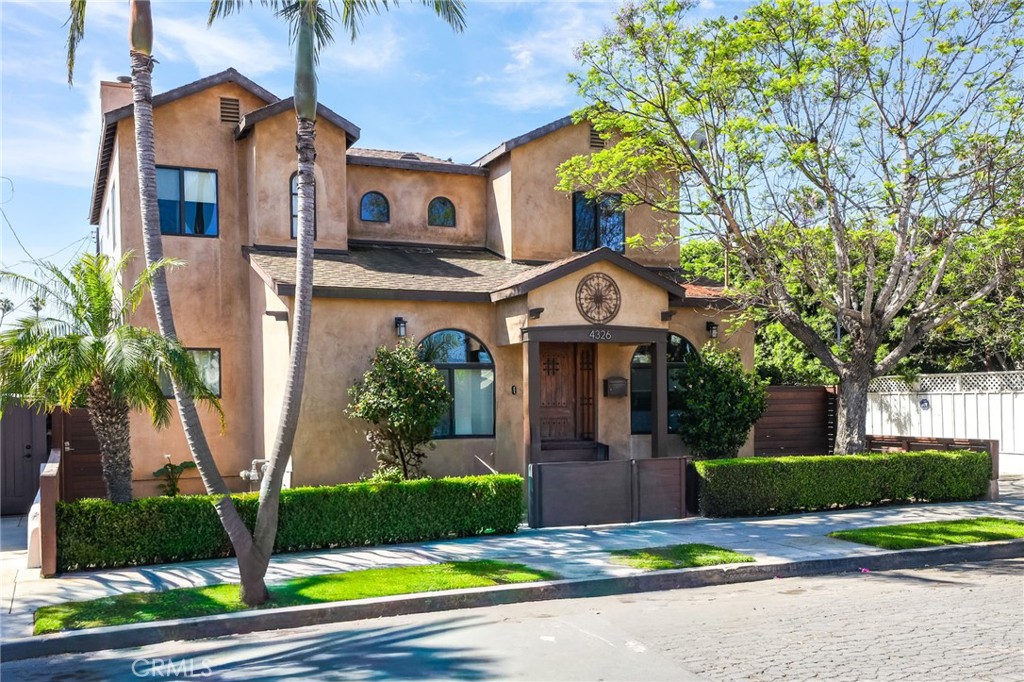 4326 E Vista Street