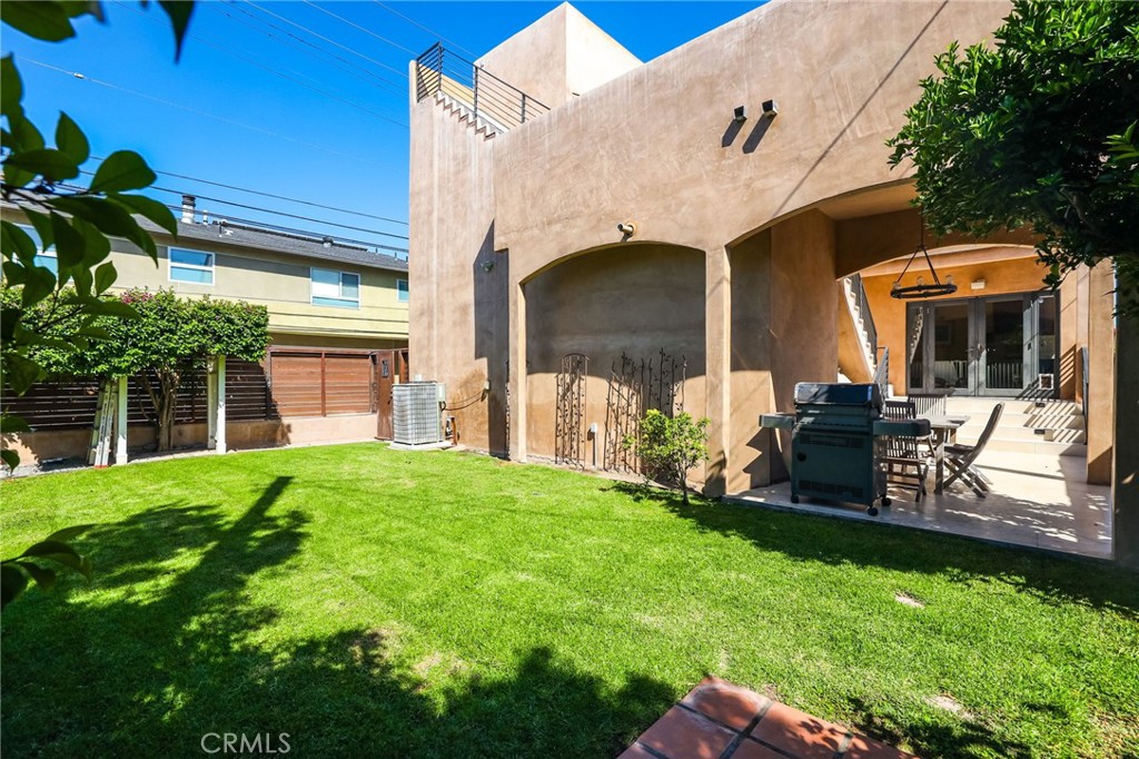 4326 E Vista Street
