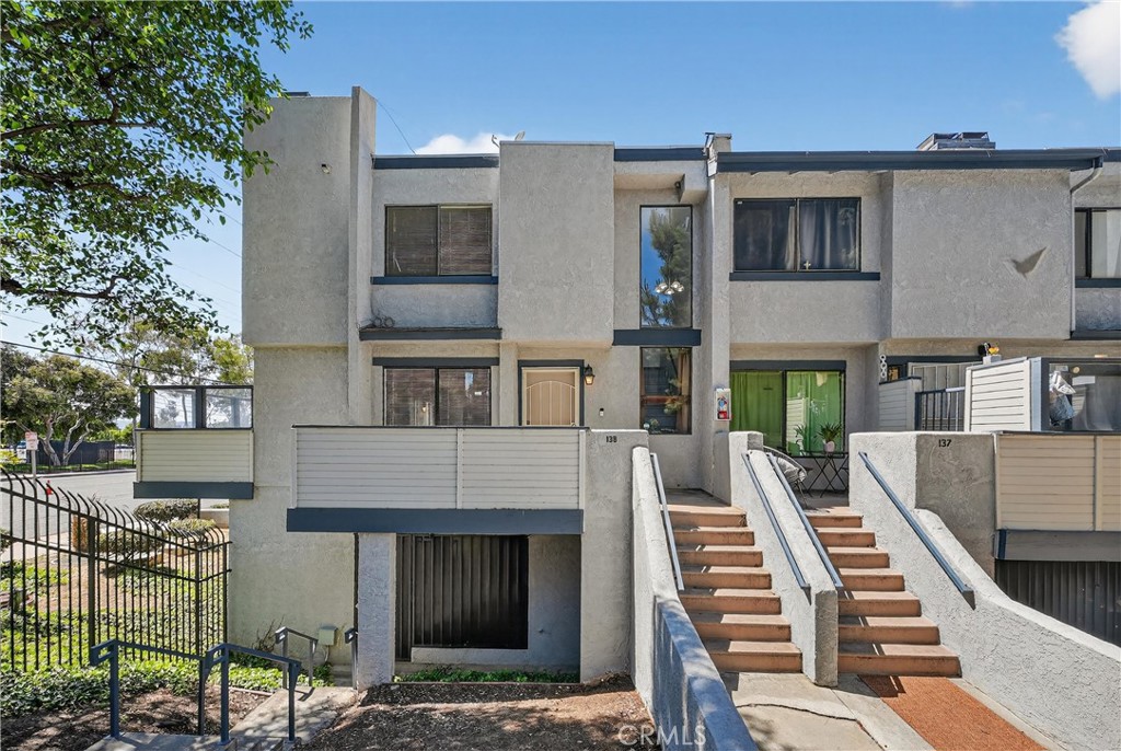 803 E Victoria 138