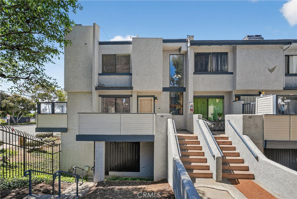 803 E Victoria 138