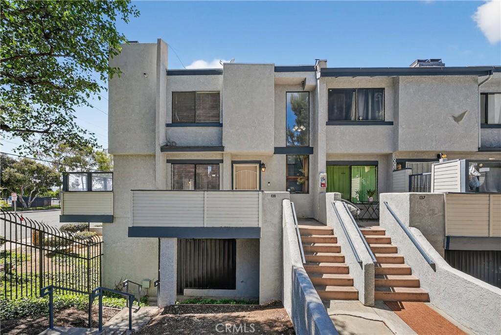 803 E Victoria 138