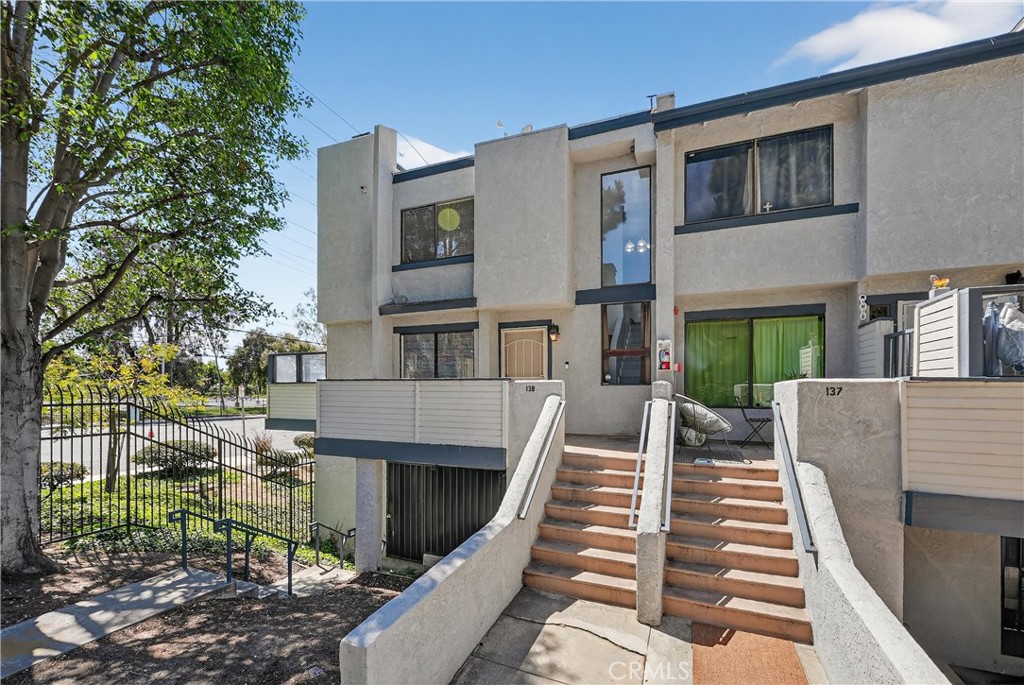 803 E Victoria 138