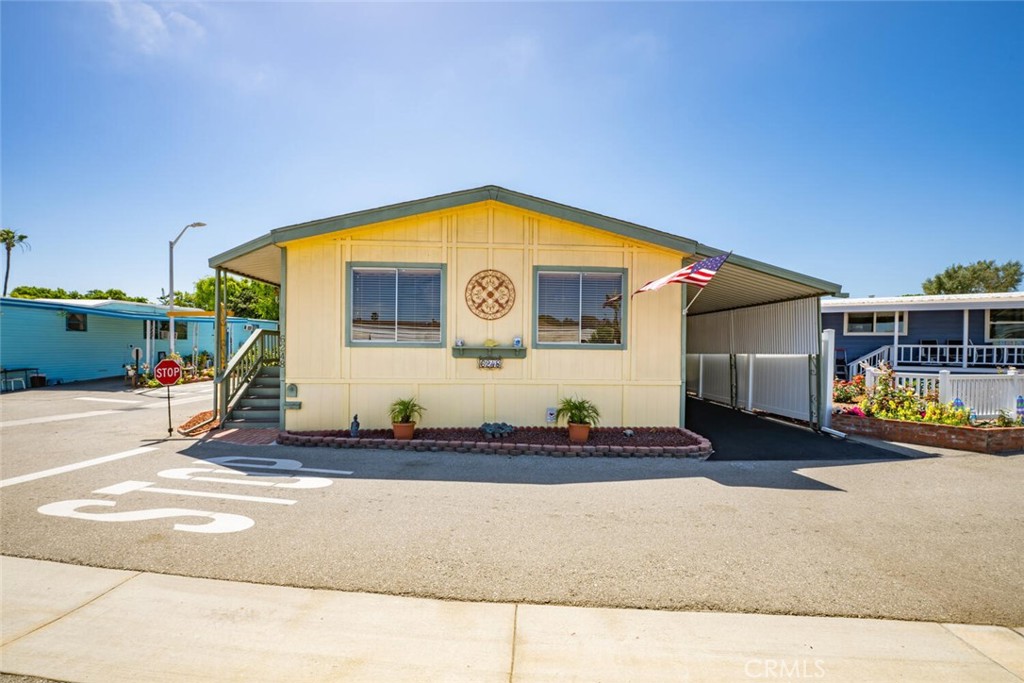 6248 GOLDEN SANDS Drive E 215