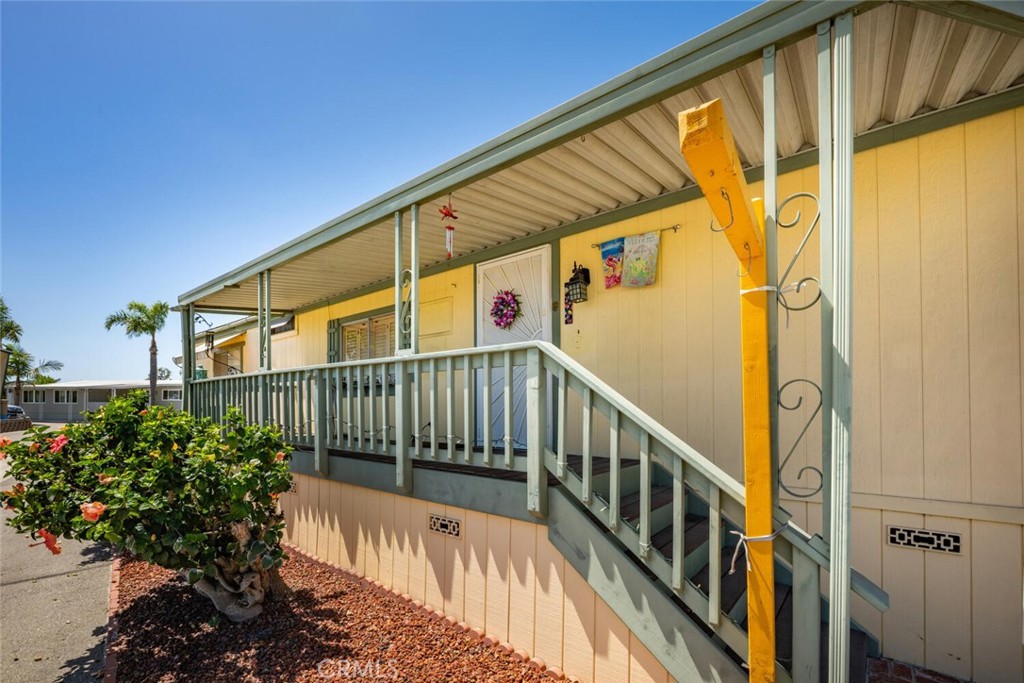 6248 GOLDEN SANDS Drive E 215