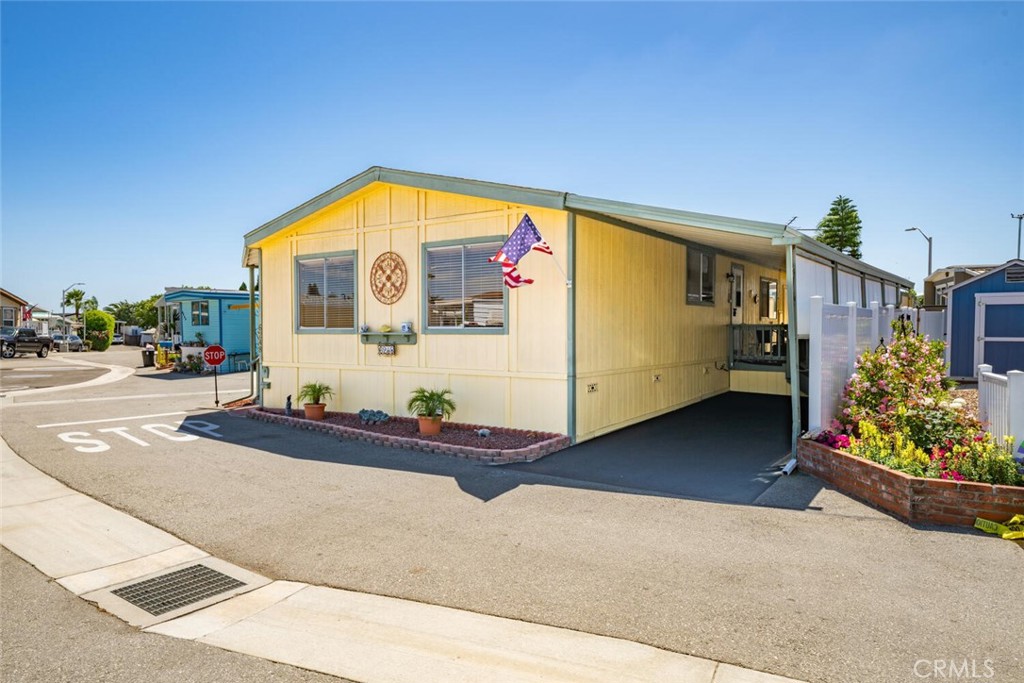 6248 GOLDEN SANDS Drive E 215