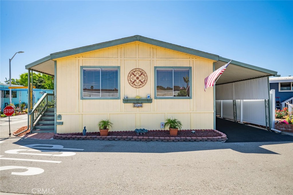 6248 GOLDEN SANDS Drive E 215