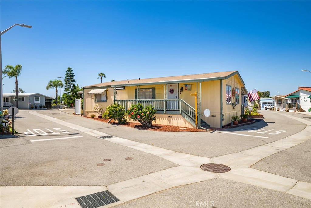 6248 GOLDEN SANDS Drive E 215