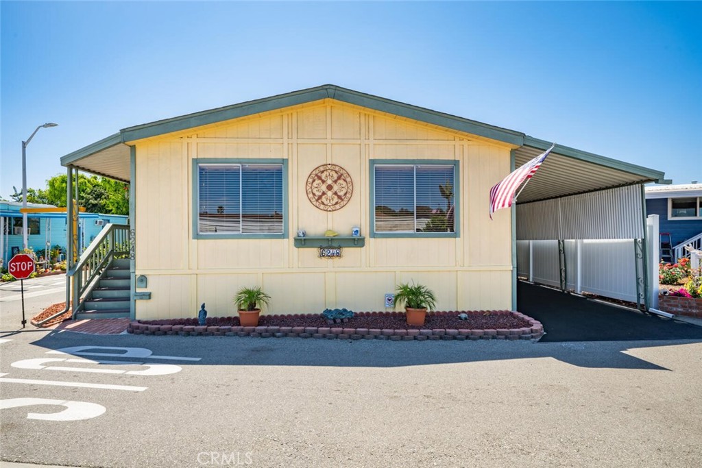 6248 GOLDEN SANDS Drive E 215