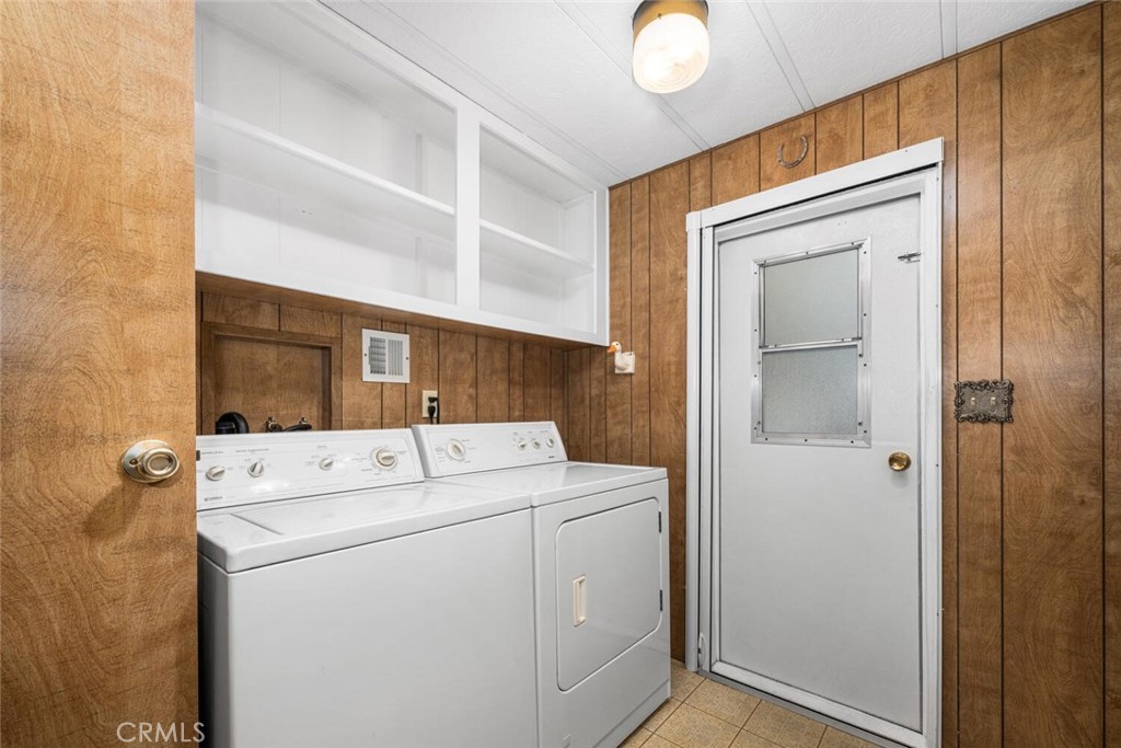 6248 GOLDEN SANDS Drive E 215