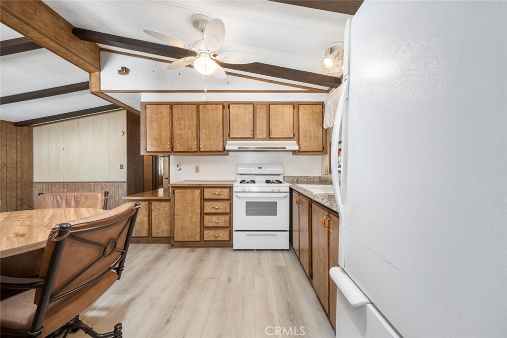 6248 GOLDEN SANDS Drive E 215
