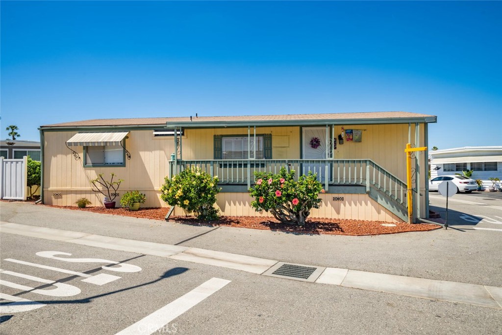 6248 GOLDEN SANDS Drive E 215