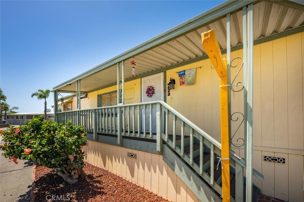 6248 GOLDEN SANDS Drive E 215