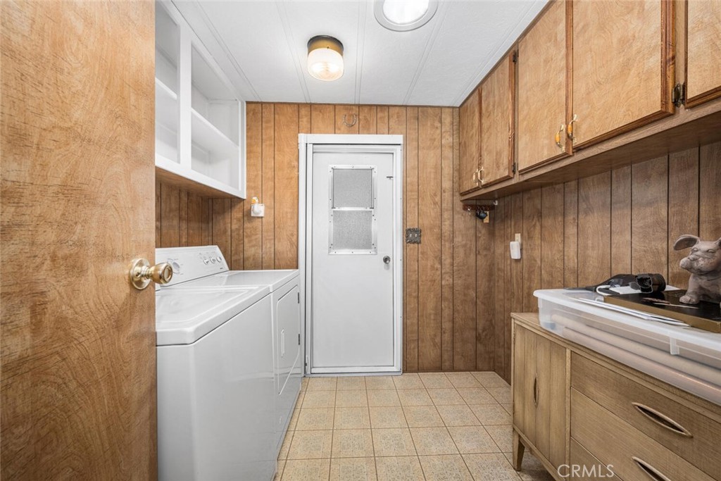 6248 GOLDEN SANDS Drive E 215