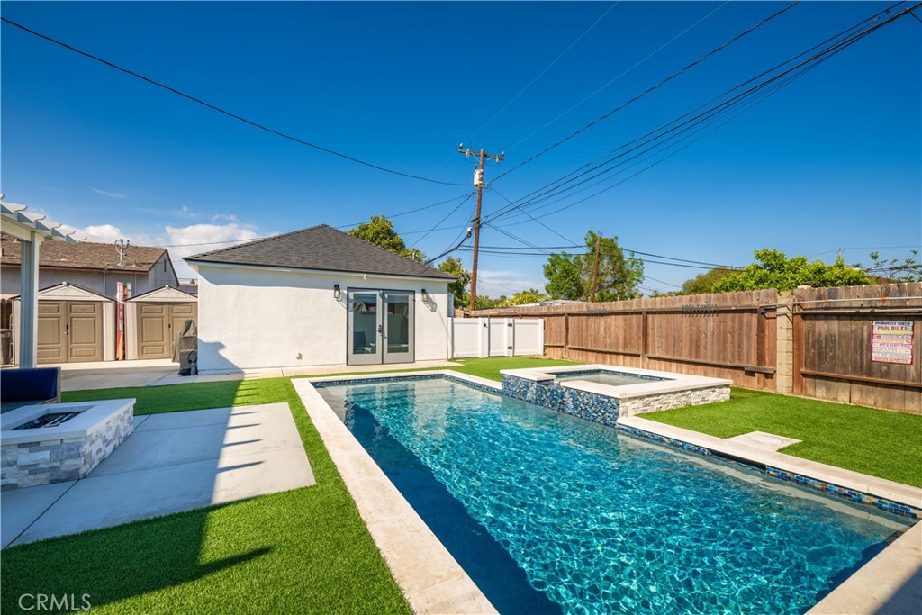 3246 N Marwick
