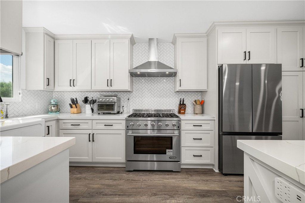 3246 N Marwick