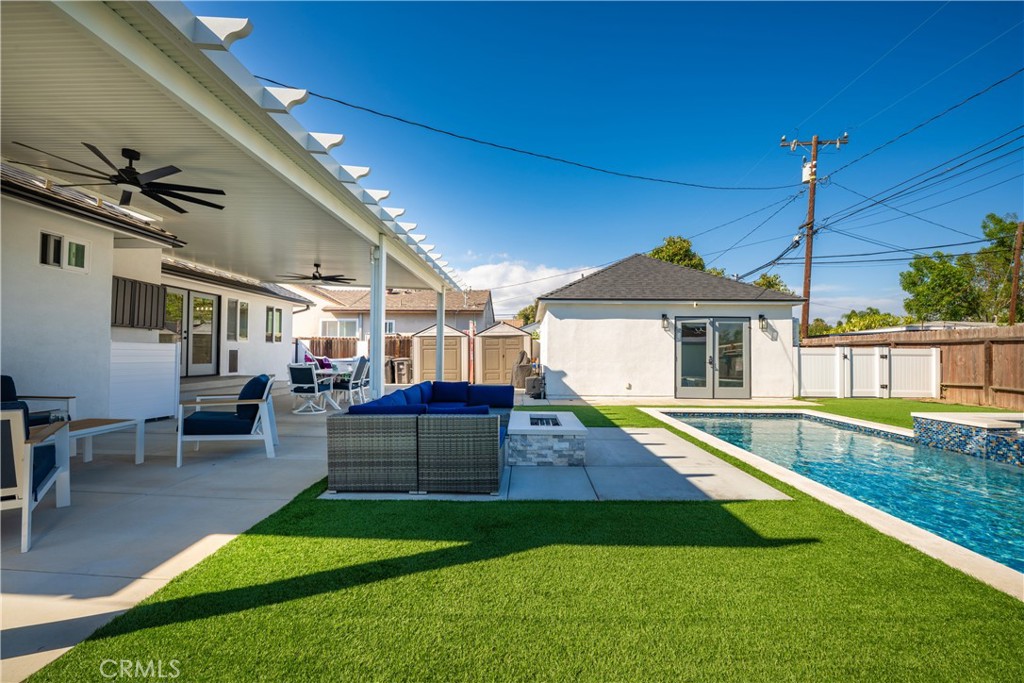 3246 N Marwick
