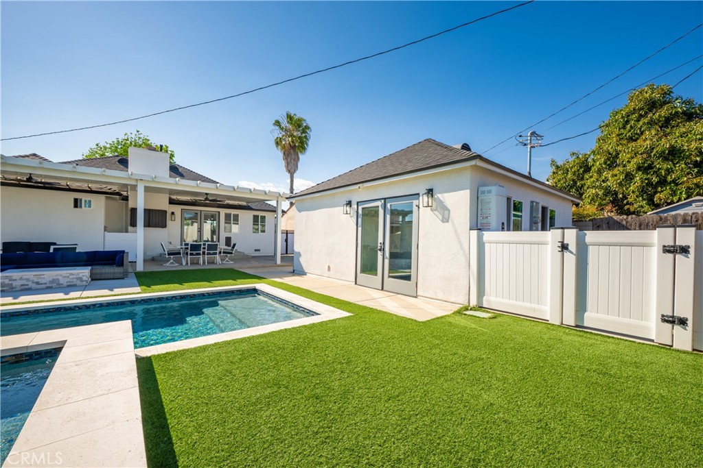 3246 N Marwick