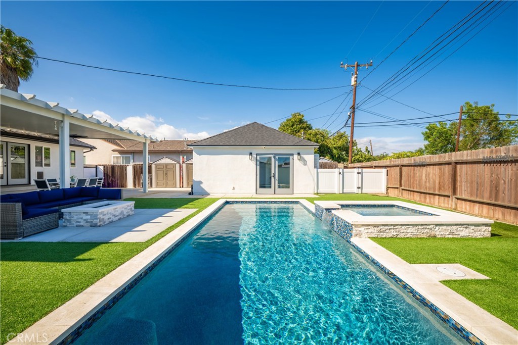 3246 N Marwick