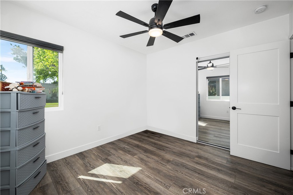 3246 N Marwick