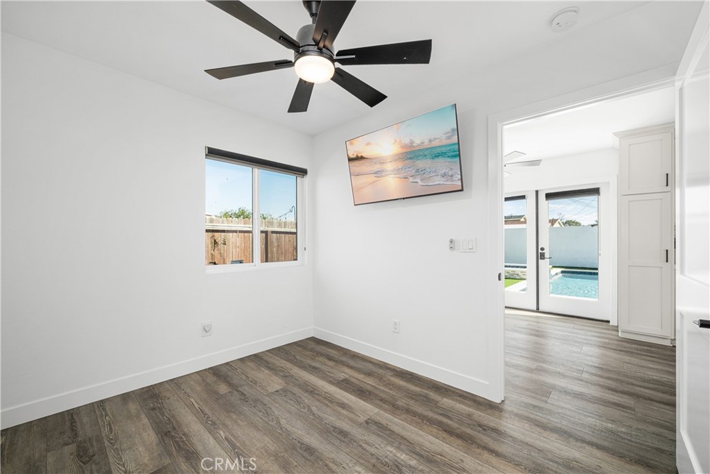 3246 N Marwick