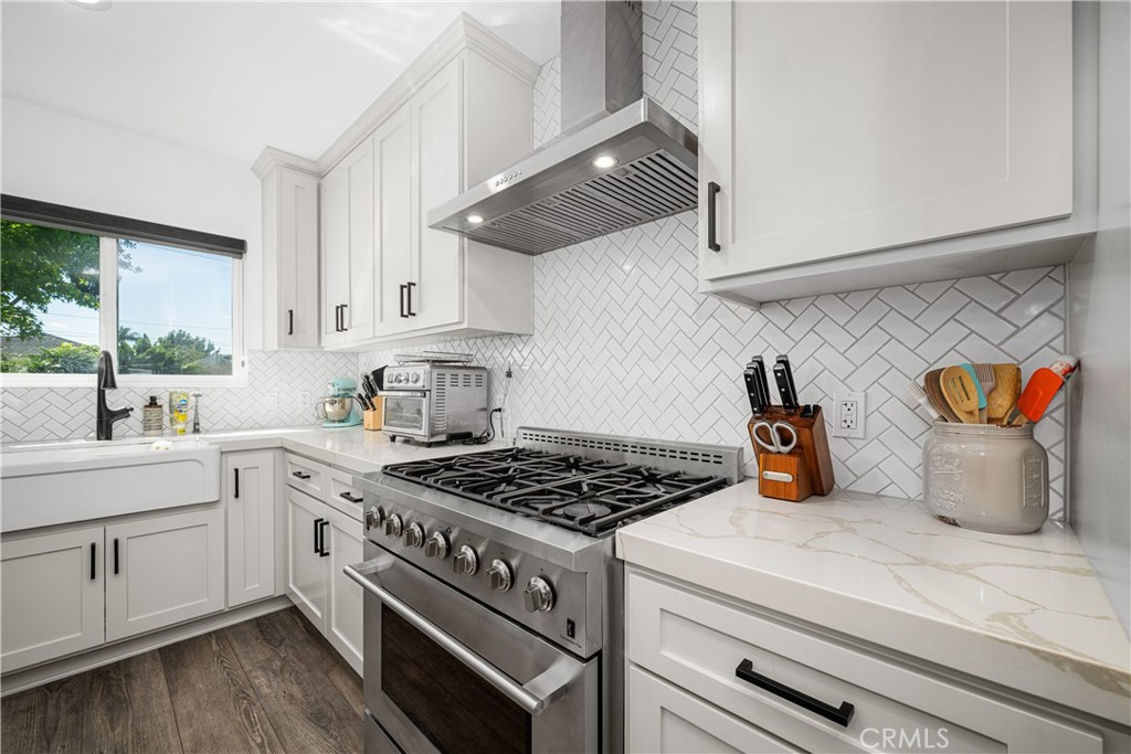 3246 N Marwick