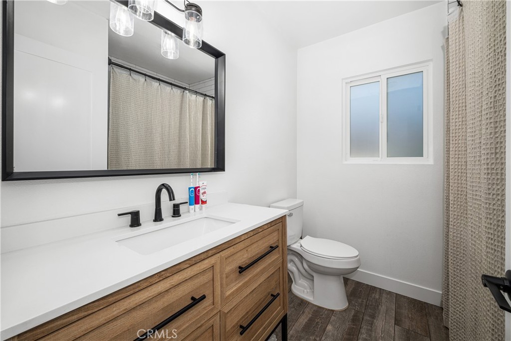3246 N Marwick