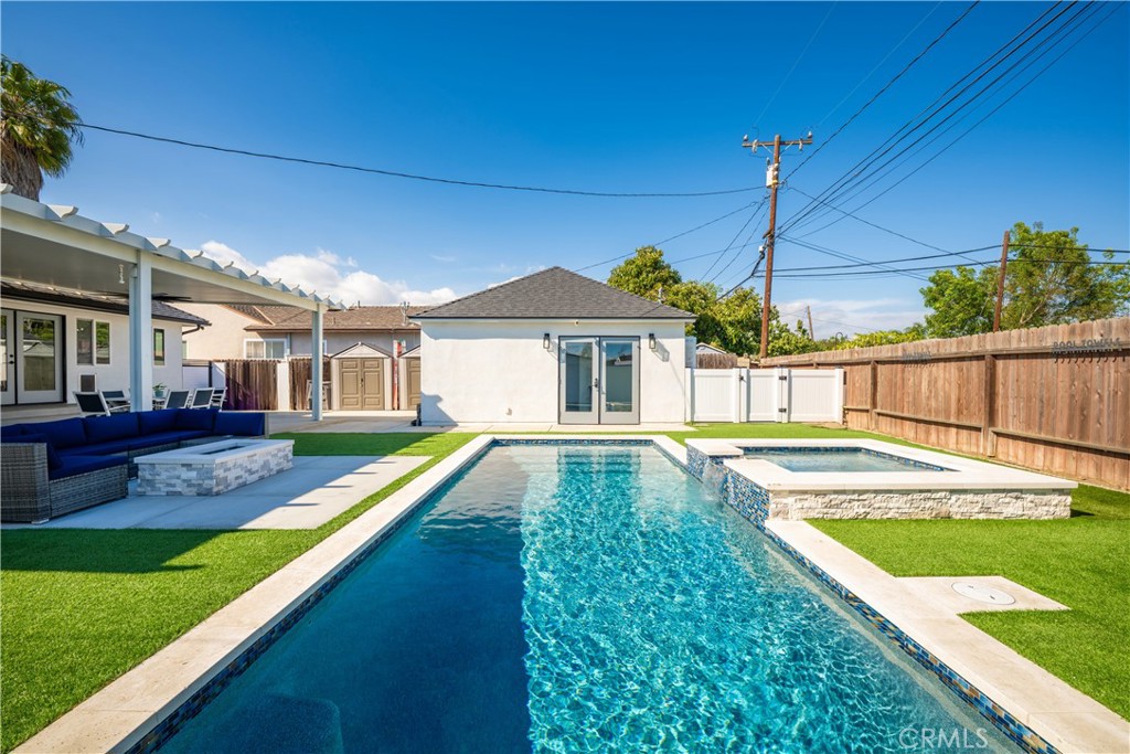 3246 N Marwick