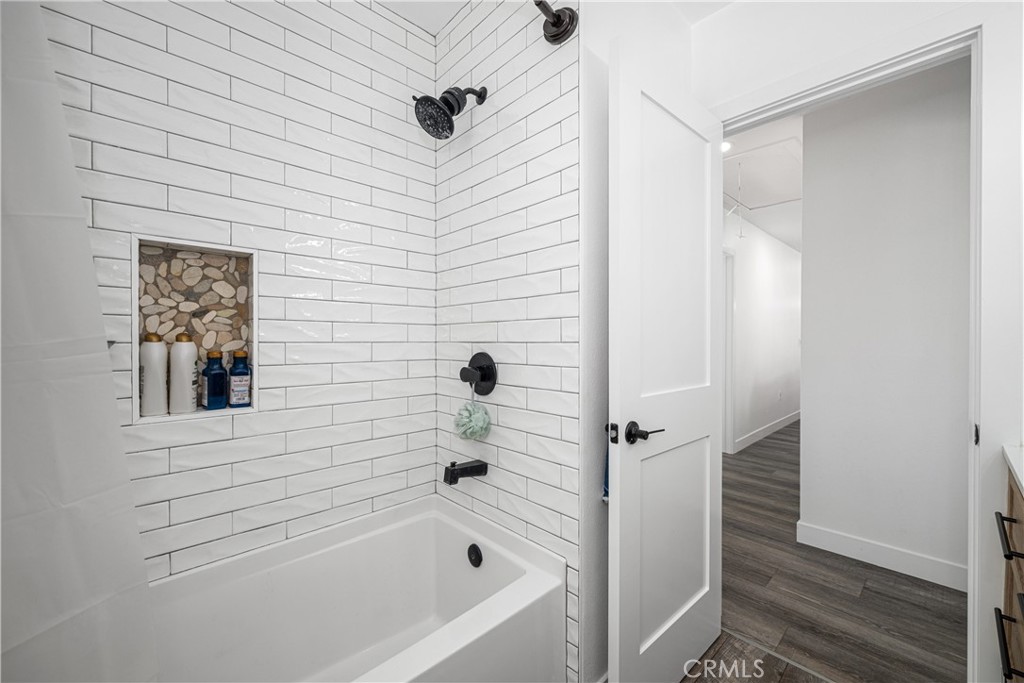 3246 N Marwick