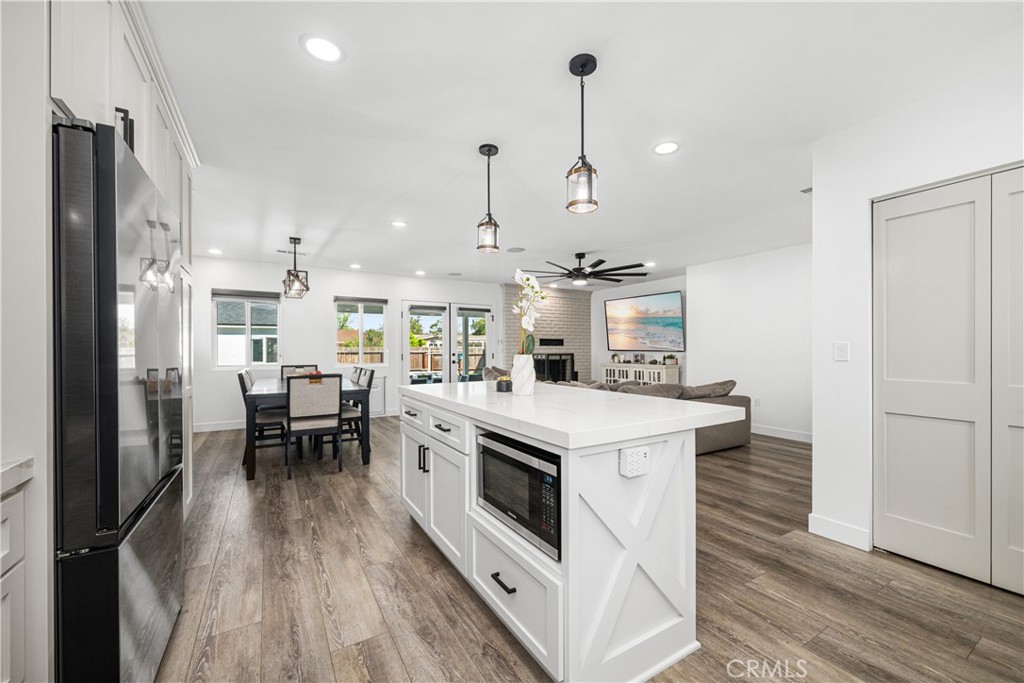 3246 N Marwick